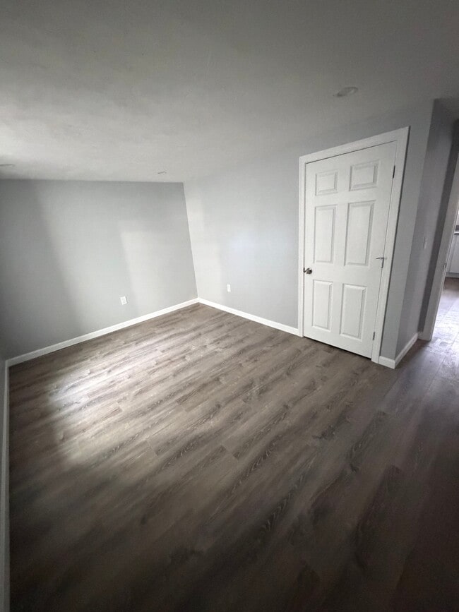 Building Photo - 85 Indian Run Rd