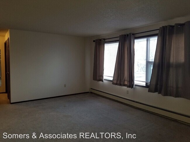 Building Photo - 170 7th Ave