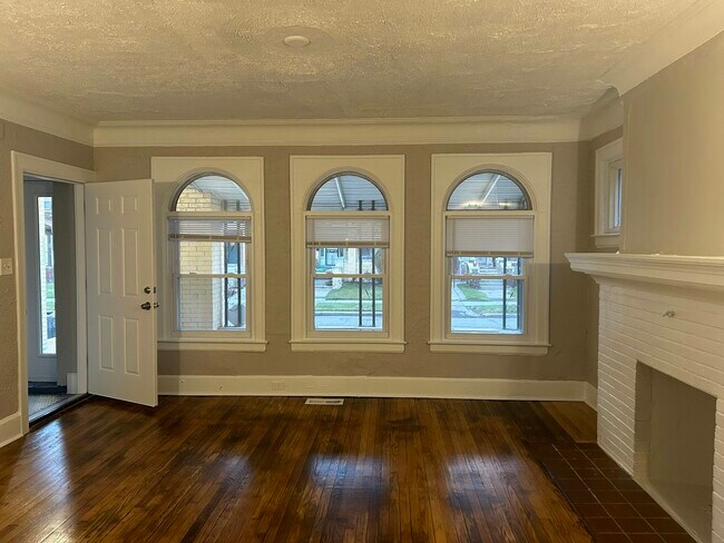 Foto del edificio - 2067 Hazelwood St