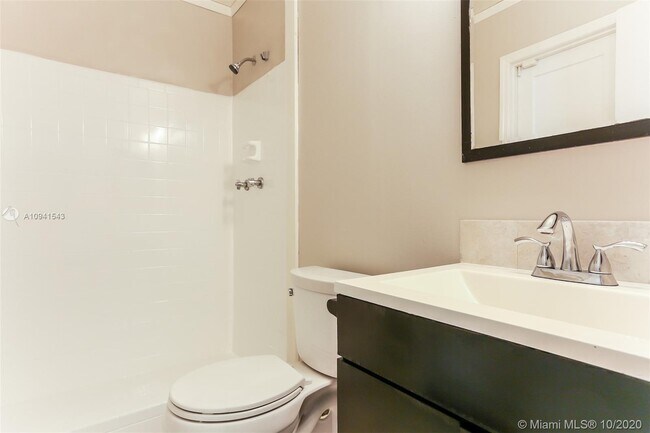 Foto del edificio - 4331 NW 80th Ave