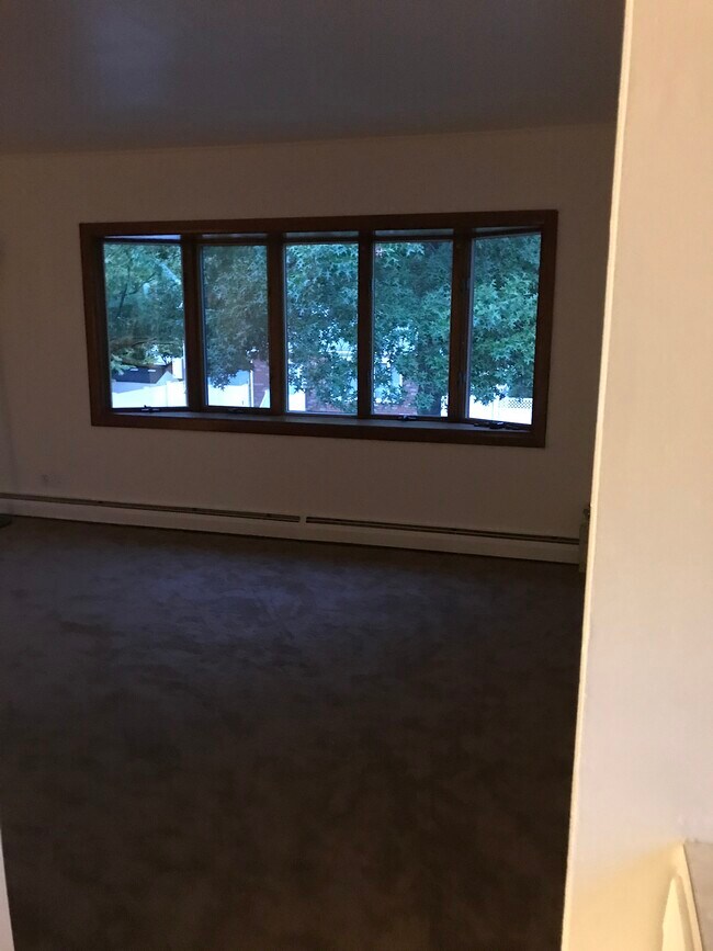 Building Photo - 14 N Rhett Ave