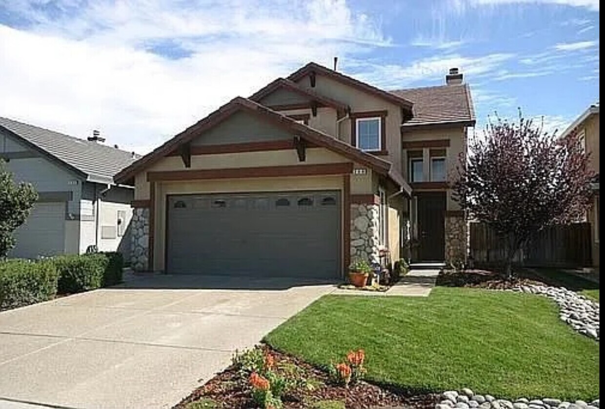 Foto principal - 246 White Birch Ct