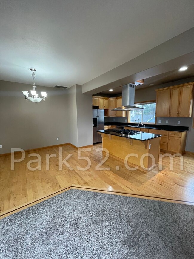 Foto del edificio - $250 OFF - 3 Bedroom Townhome in Tacoma