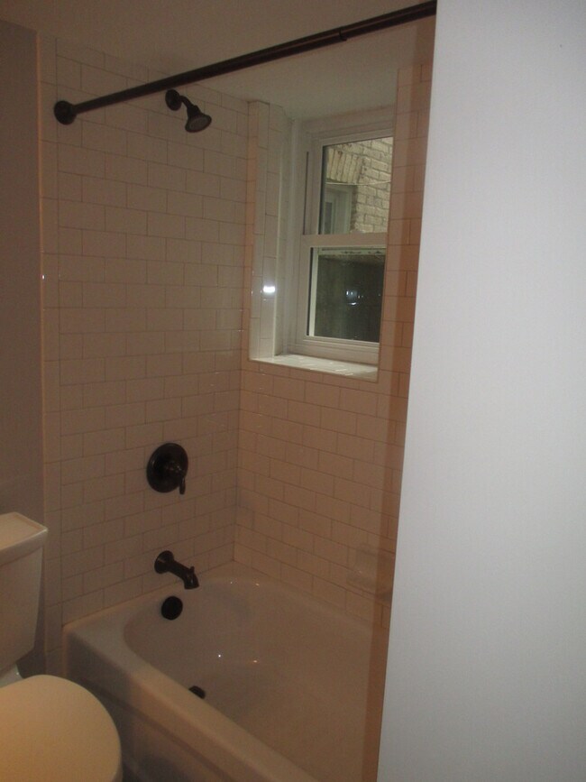 Foto del edificio - Townhome for rent in Upper Fells Point (Butcher's Hill)