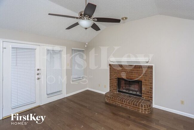Building Photo - 928 Micarta Dr