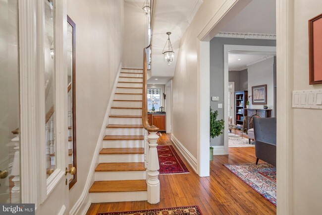 Building Photo - 1131 5th St NW
