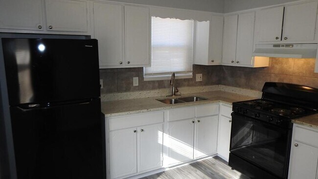 Building Photo - 7909 E 87th Street - Proficient Services LLC
