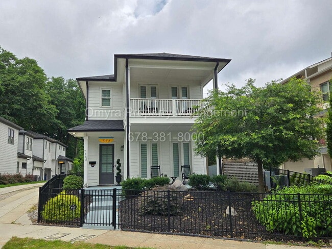 Gorgeous 4 Bedroom Home Near Grant Park! - Gorgeous 4 Bedroom Home Near Grant Park!