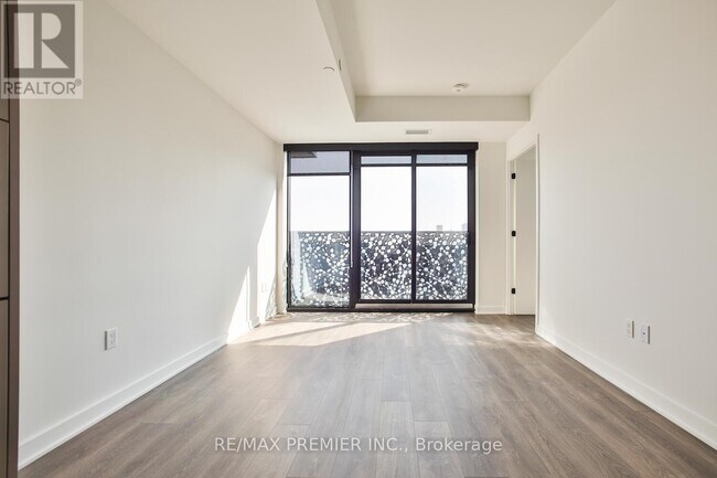 Photo du bâtiment - 55 Charles St E