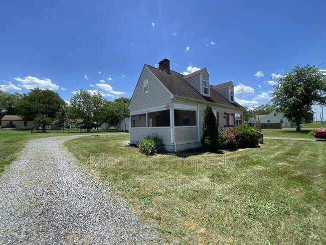 Building Photo - 6618 Old Plank Road