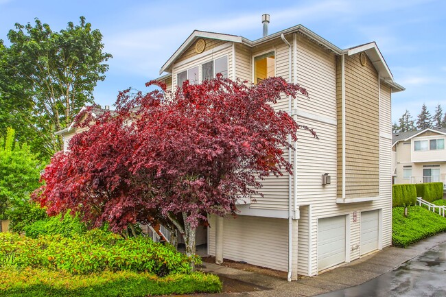 Building Photo - Updated Townhouse in Lynnwood-with Garage ...
