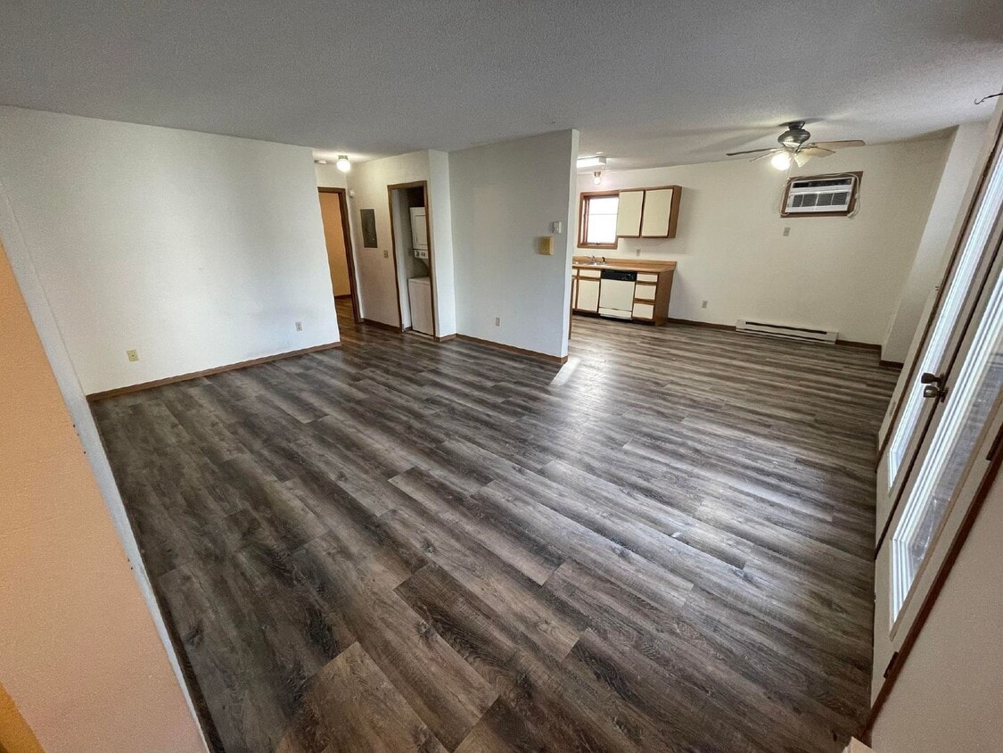 Primary Photo - APPLICATION PENDING -- HUGE 1-Bedroom Apar...