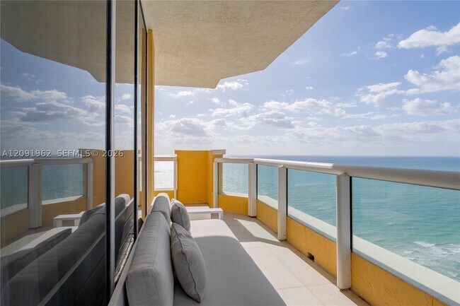 Building Photo - 17875 Collins Ave