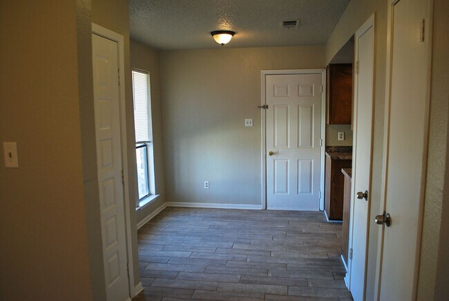 Building Photo - 3502 Chisholm Trail