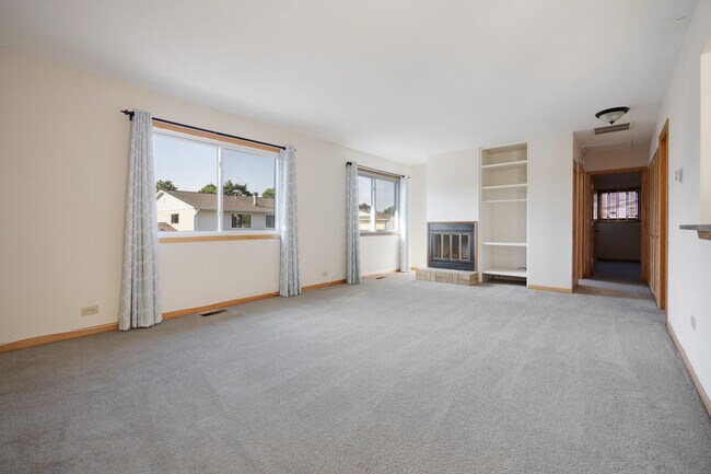 Foto del edificio - 717 Whitesail Dr