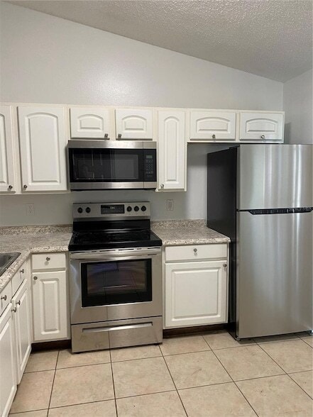 Building Photo - 857 Pebble Creek Cir