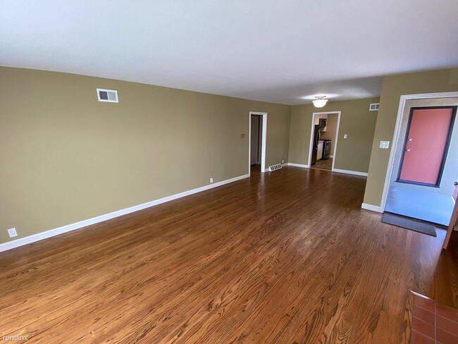 Building Photo - 2 br, 1.5 bath House - 1207 Maple St