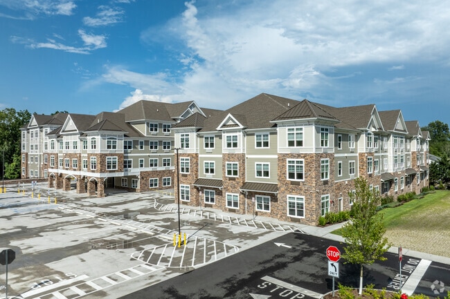 Building Photo - Meridia Upper Main