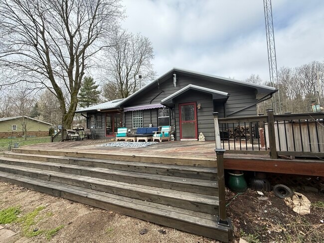 Building Photo - 32275 Center St