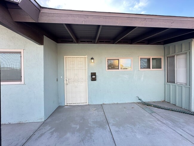 Building Photo - West Lancaster Renovated Home