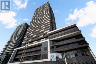 Building Photo - 5105-5105 Hurontario St