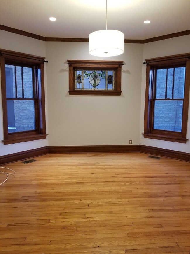 Foto del edificio - 4850 N Talman Ave