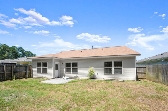 Building Photo - 22898 Sabine Dr