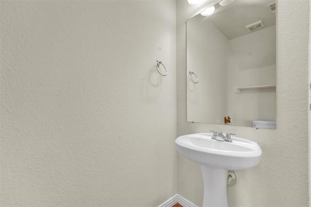 Foto del edificio - 917 Bloomfield Dr