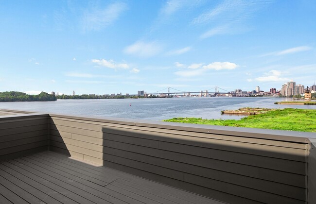 Foto del edificio - Welcome to Northbank Waterfront Townhomes ...