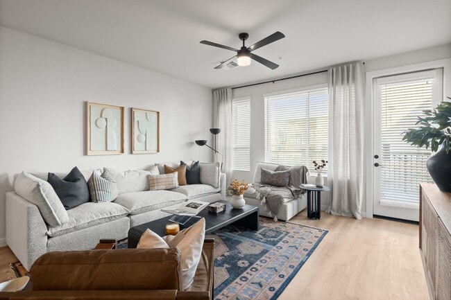 Building Photo - The George