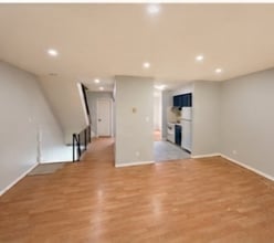 Building Photo - 40 Marlboro Crt