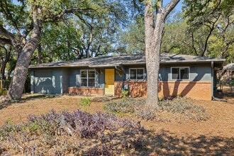 Building Photo - 5008 Glencoe Cir