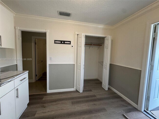 Foto del edificio - 8985 SW 21st Terrace