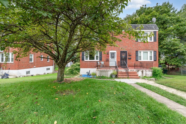 Building Photo - 4607 Parkwood Ave