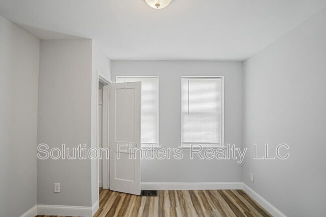 Foto del edificio - 2994 Sollers Point Rd