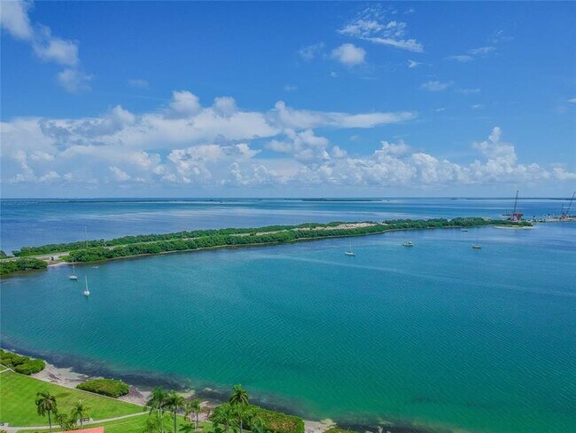 Building Photo - 6295 Bahia Del Mar Cir