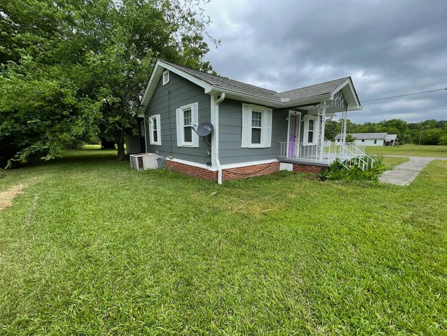 Foto del edificio - Cozy 2/1 House in Shannon $1,195