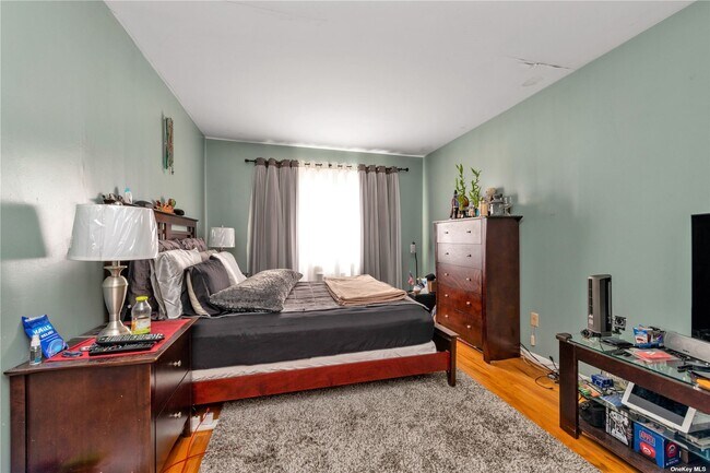 Building Photo - 123-08-123-25 25th Ave