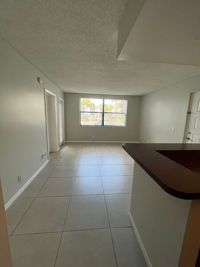 Building Photo - ONE BEDROOM ONE BATHROOM! WATERFRONT COMMU...