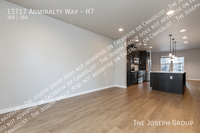 Building Photo - 13717 Admiralty Way