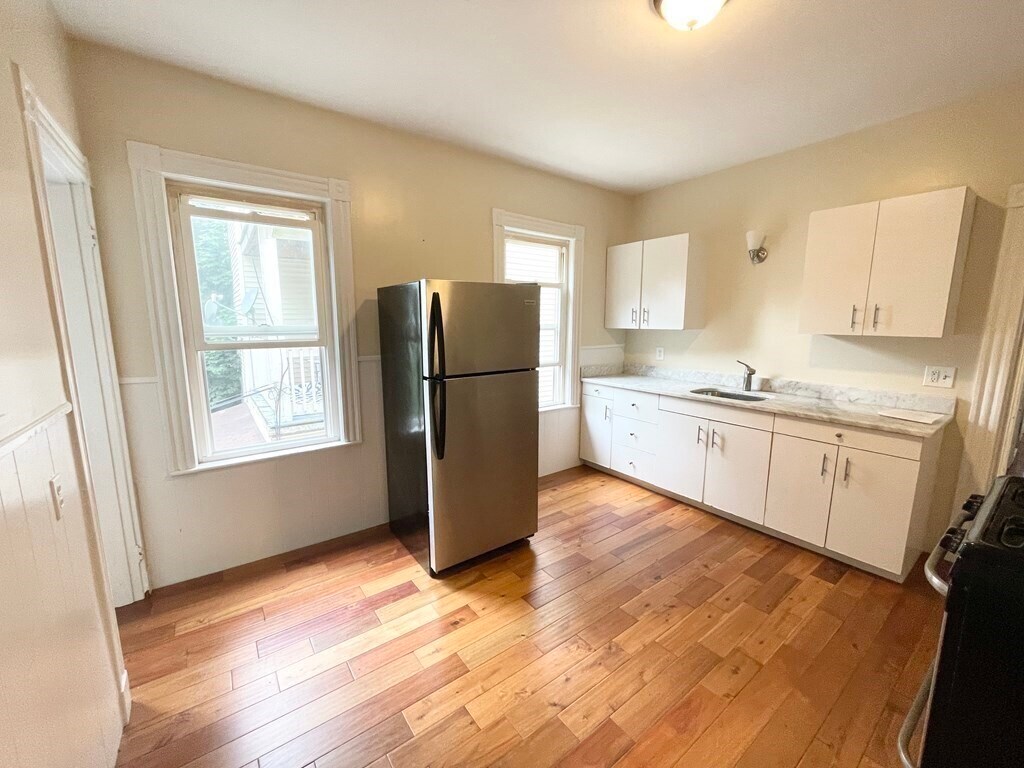 Primary Photo - 26 Taft St