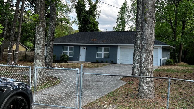 Building Photo - BRAND NEW 3bd/2ba Bungalow Renovation!!! -...