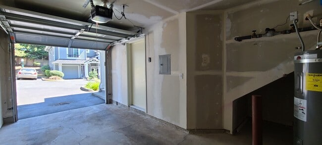 Building Photo - 16125 Juanita Woodinville Way NE