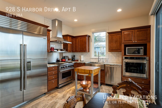 Building Photo - New Construction Directly across from the ...