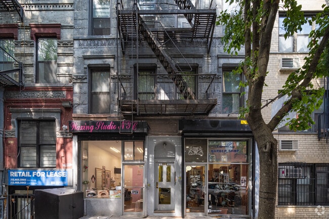 223 E 10th St New York, NY 10003-7613 - 223 E 10th St