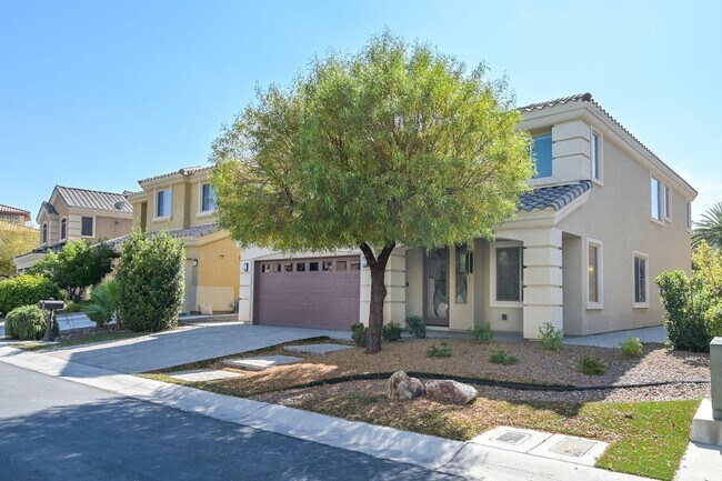 Building Photo - Rhodes Ranch!! Guard Gated!! Bed & Bath Do...