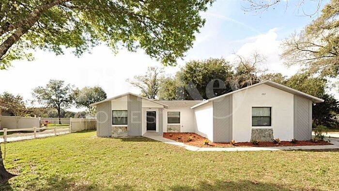 Primary Photo - 1707 Valencia Blvd
