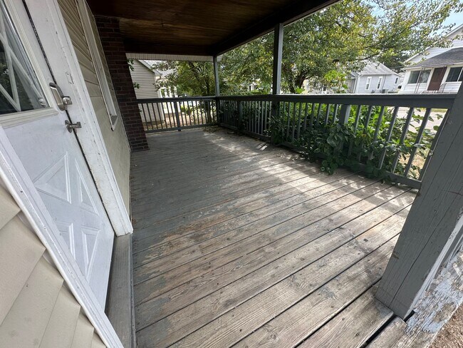 Building Photo - Large renovated house with detached garage