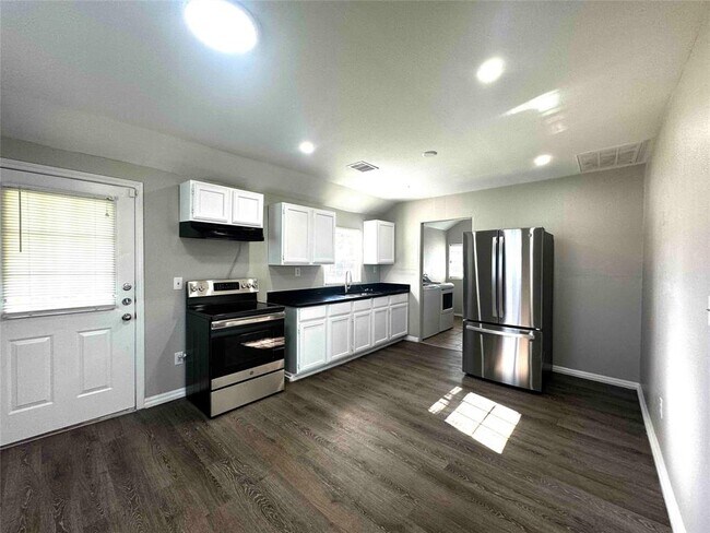 Foto del edificio - 1545 Garden Rd