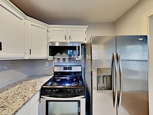 Foto del edificio - 3 br, 2 bath House - 3501 Yucca Ave